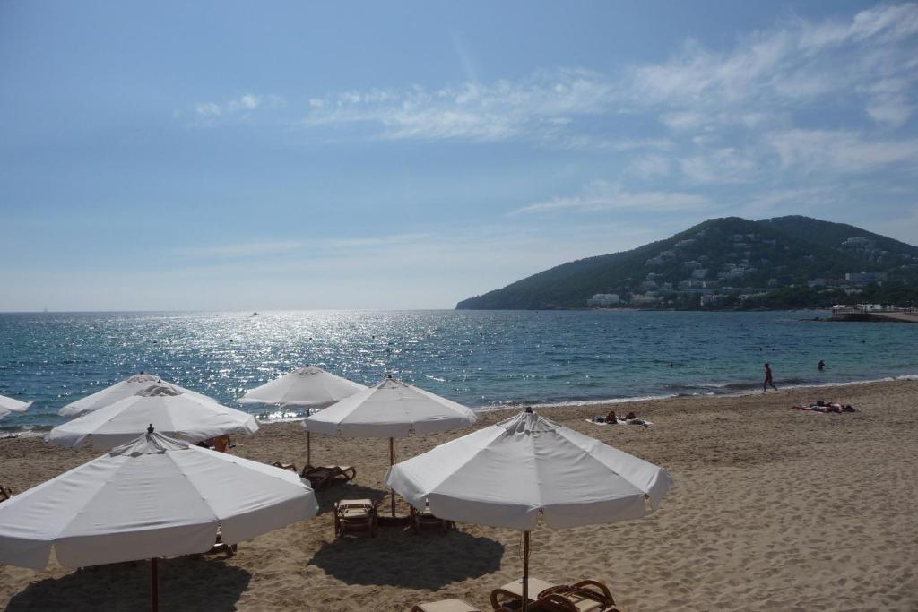 Hostal Yebisah Santa Eulária des Riu Exterior foto