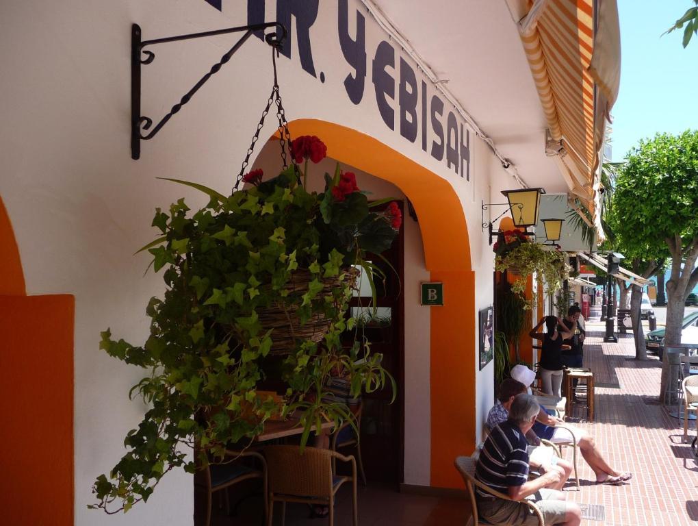 Hostal Yebisah Santa Eulária des Riu Exterior foto